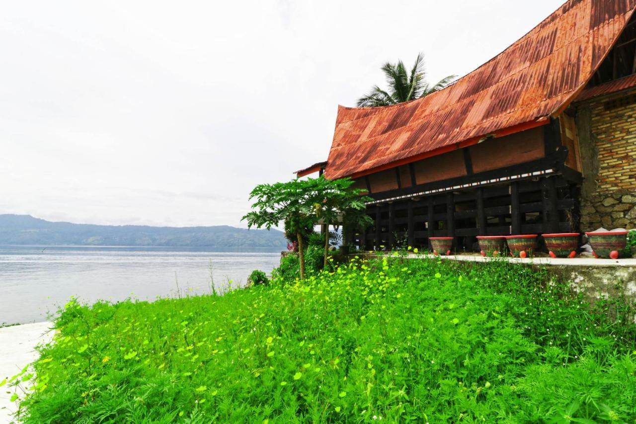 Hotel Sumber Pulo Mas Ambarita Eksteriør bilde